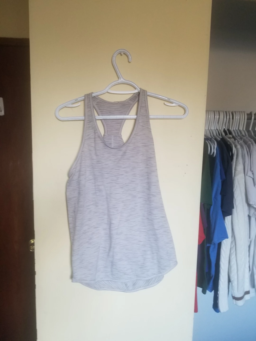Lululemon Tank Top - photo 2