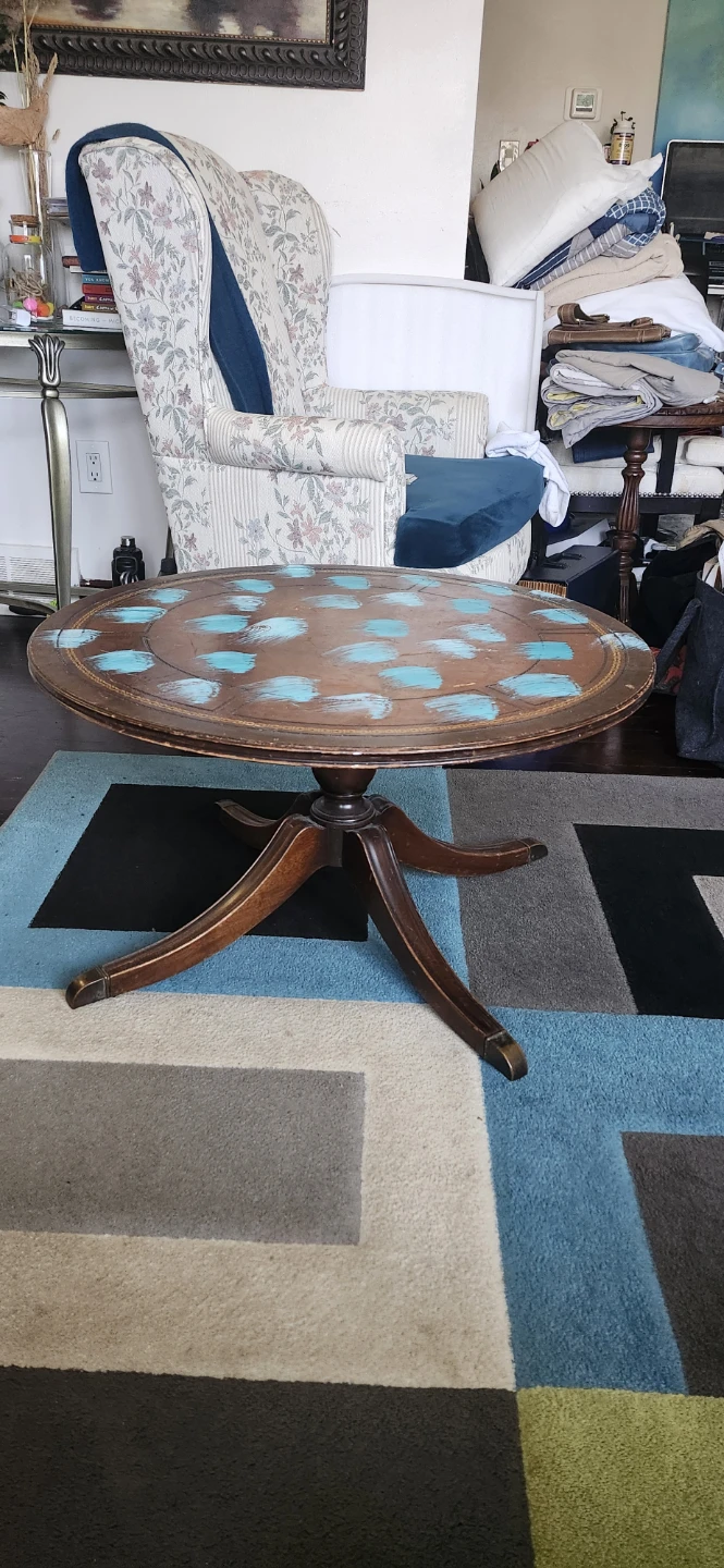 Round Pedestal Accent Table - photo 4