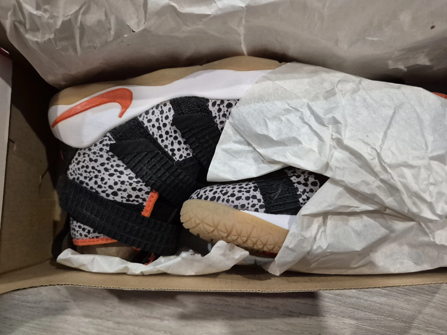 [NEW] Nike Lebron Soldier XI SFG PS Youth Basketball Shoes 11.5C - photo 2