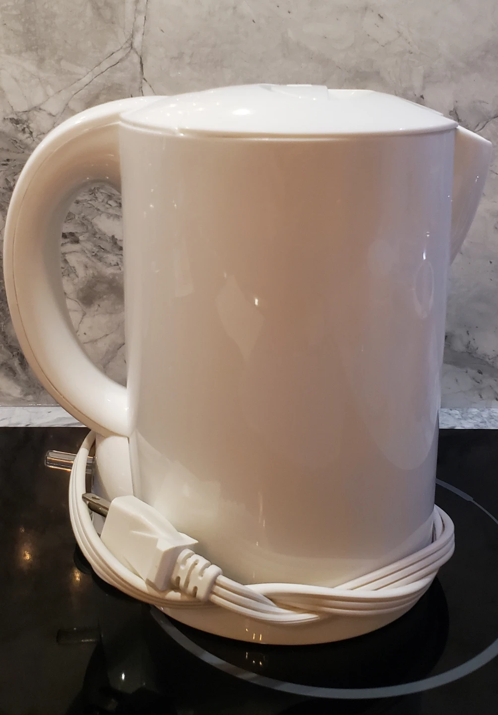 White Electric Kettle - Simple 1 L, on/off switch - photo 2