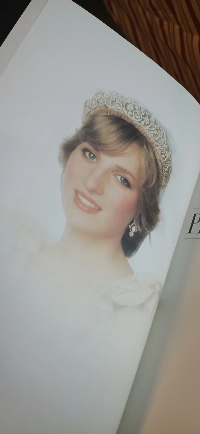 Diana Princess of Wales Book - photo 3