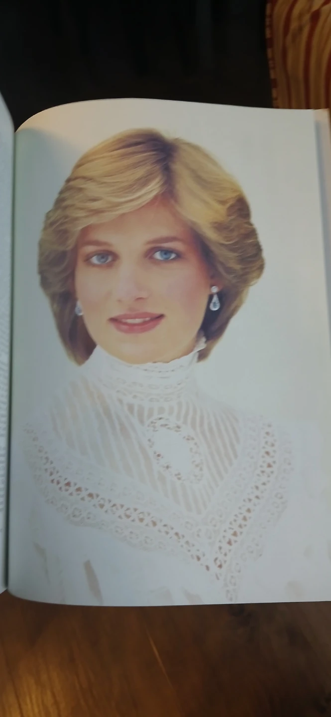 Diana Princess of Wales Book - photo 5