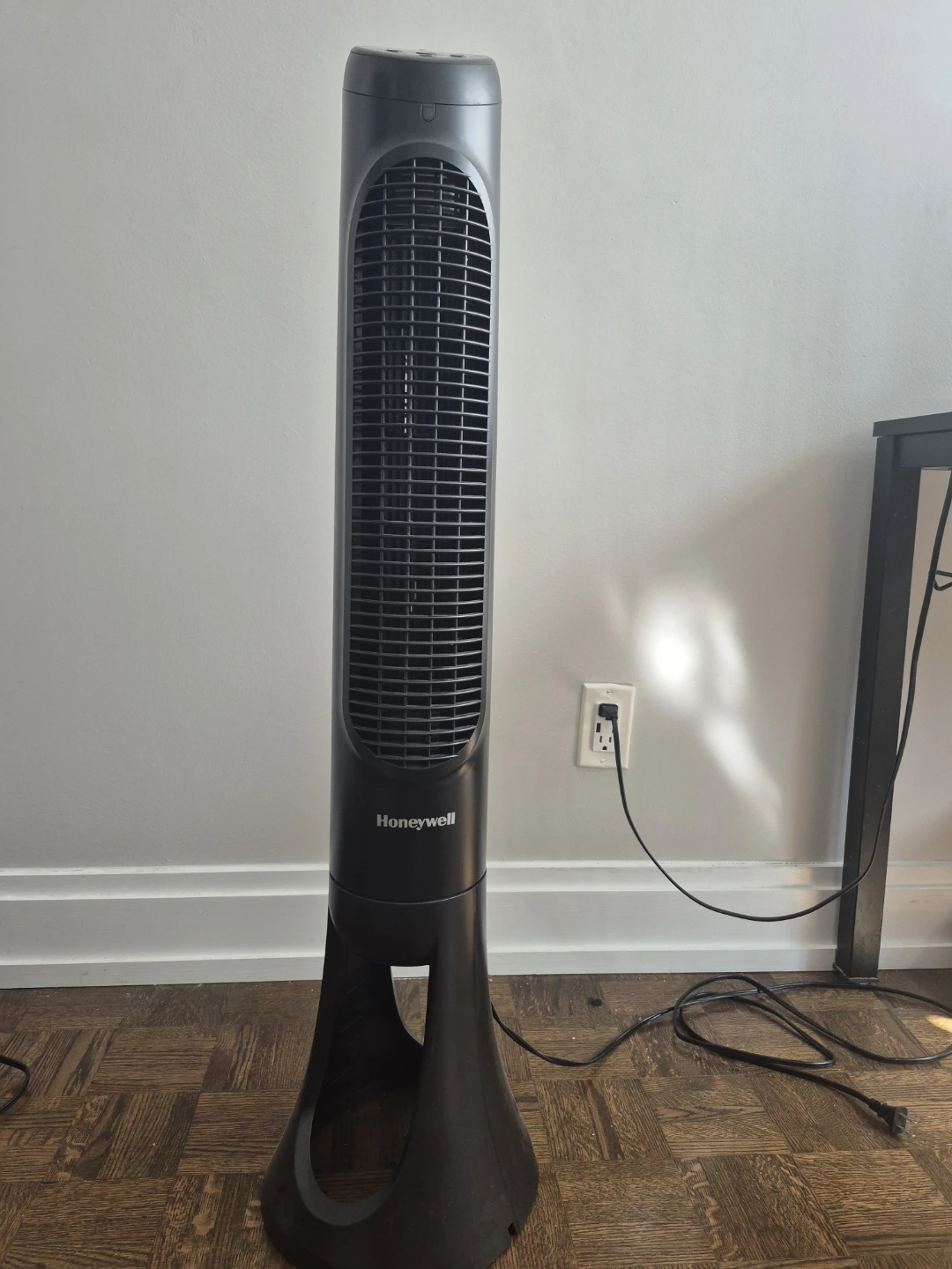 Honeywell QuietSet Tower Fan - photo 2