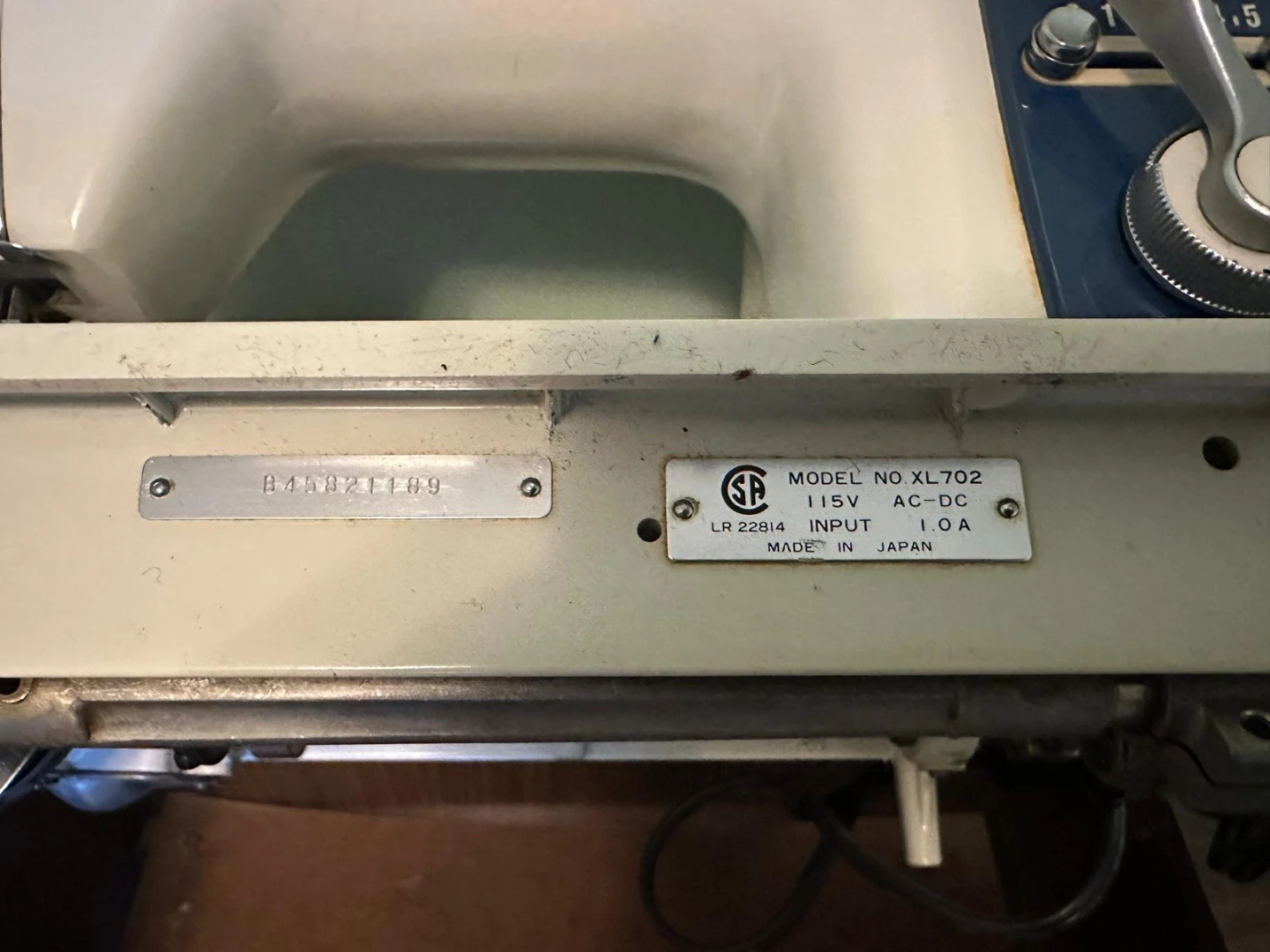 Brother Sewing Machine with Desk - photo 4