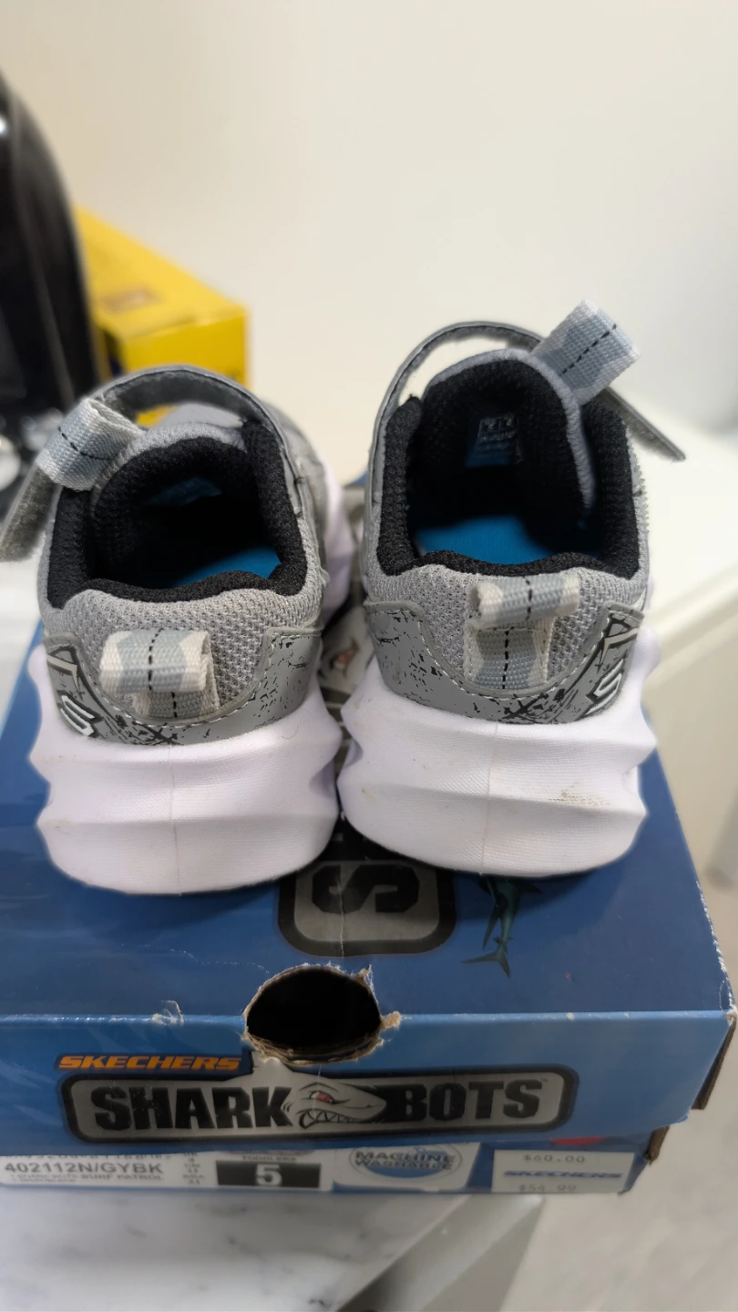 Skechers Toddler Shoes - Size 5 - 11CM - photo 4