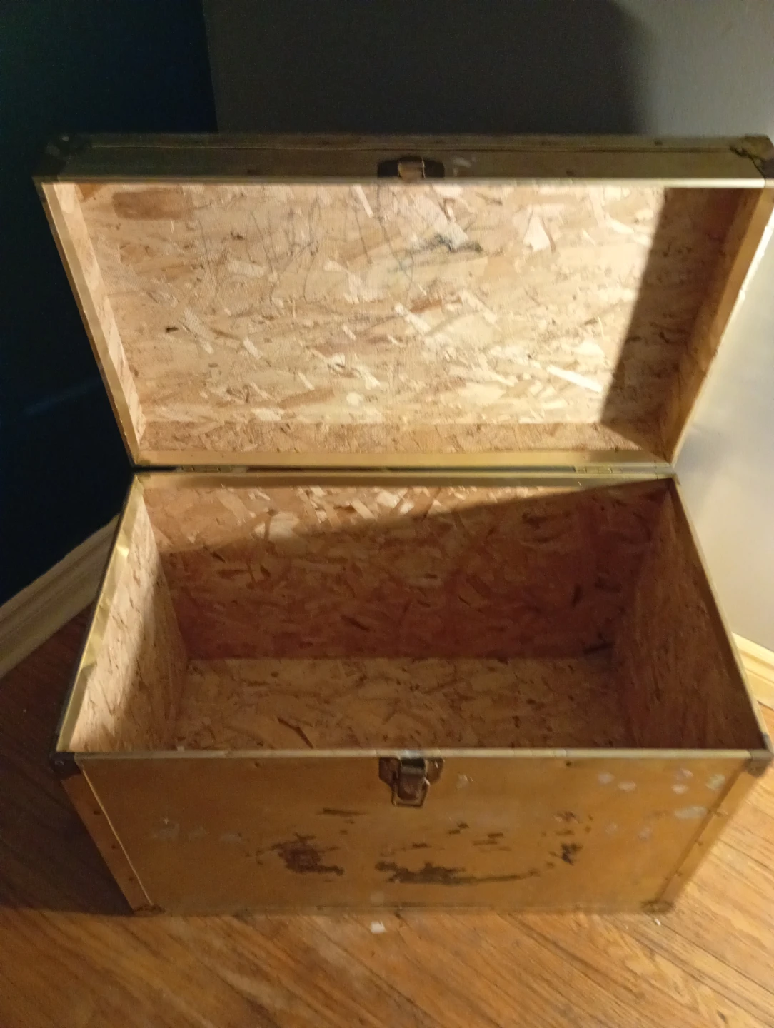 Vintage Metal Storage Trunk - photo 3