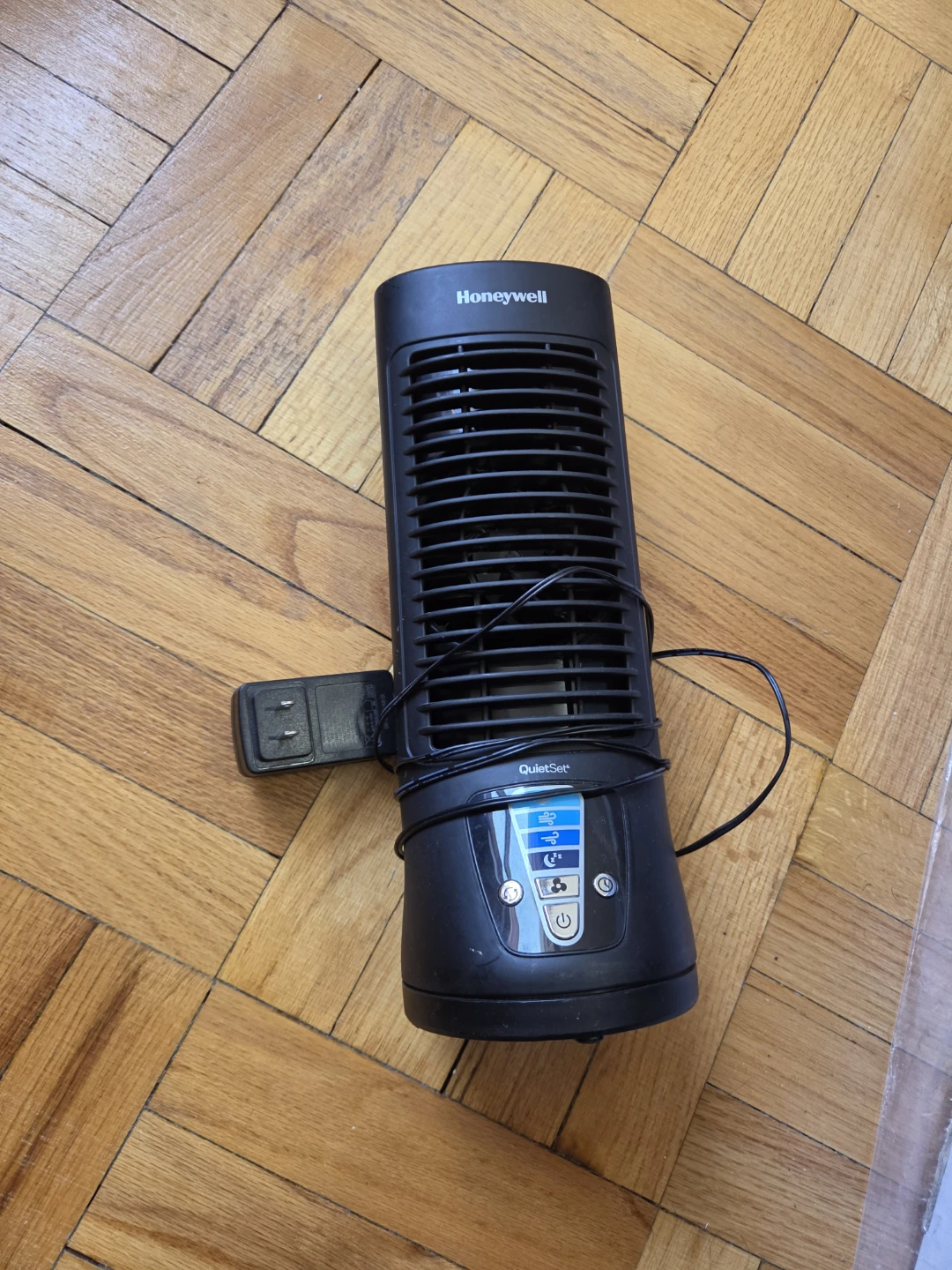 Moving sale-Honeywell QuietSet Mini Tower Fan
