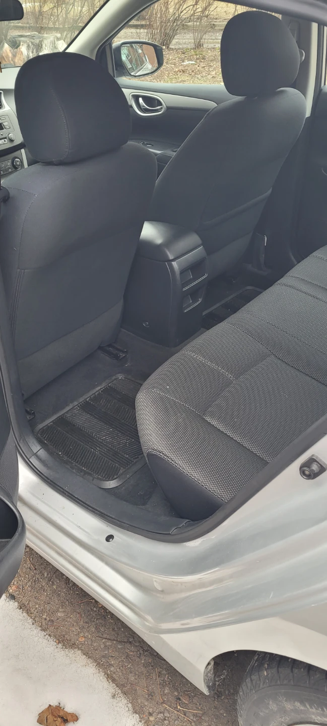 Nissan Sentra used car - photo 2
