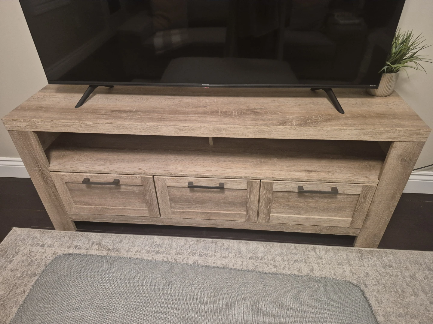 Tv stand