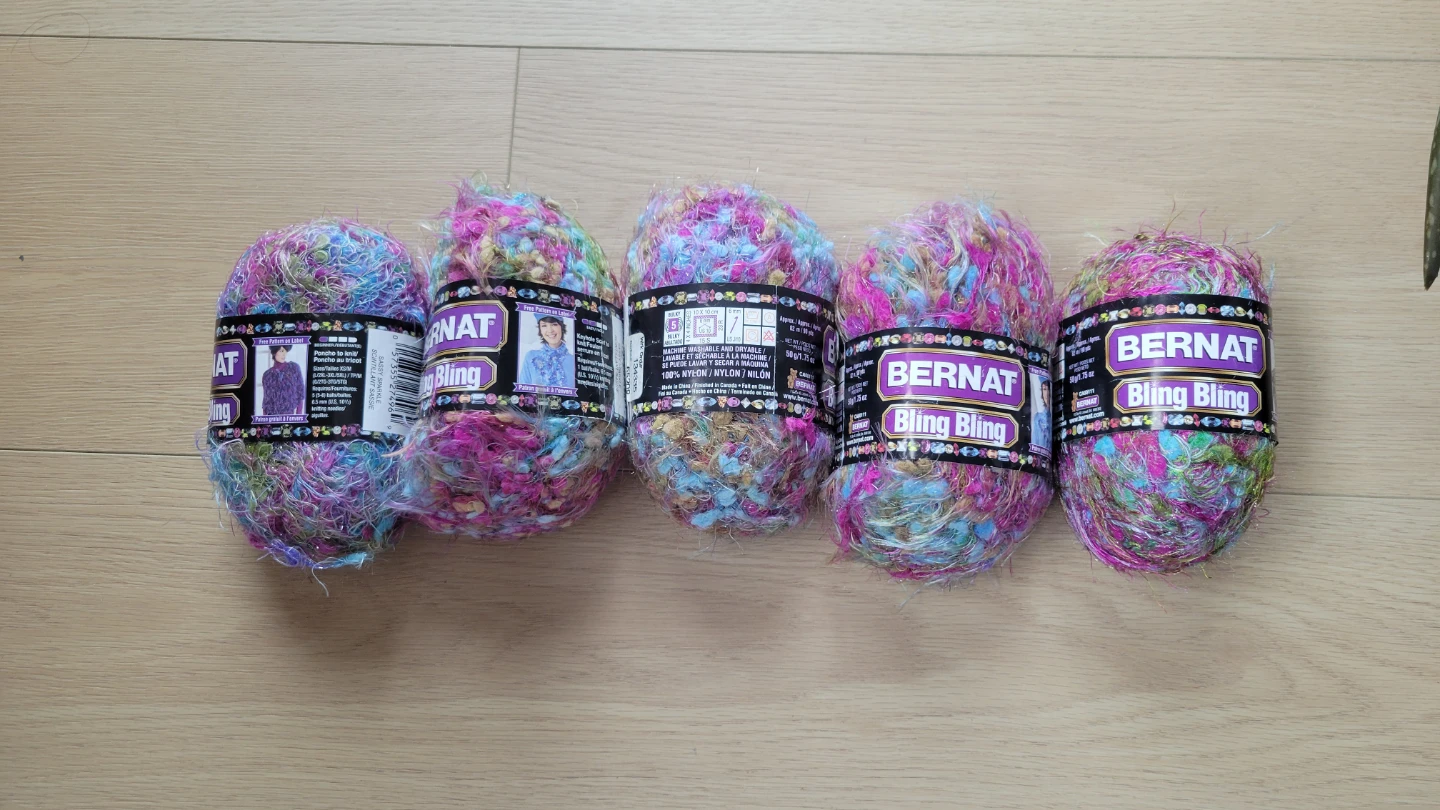 5 x Bernat Bling Bling Yarn Balls - photo 2