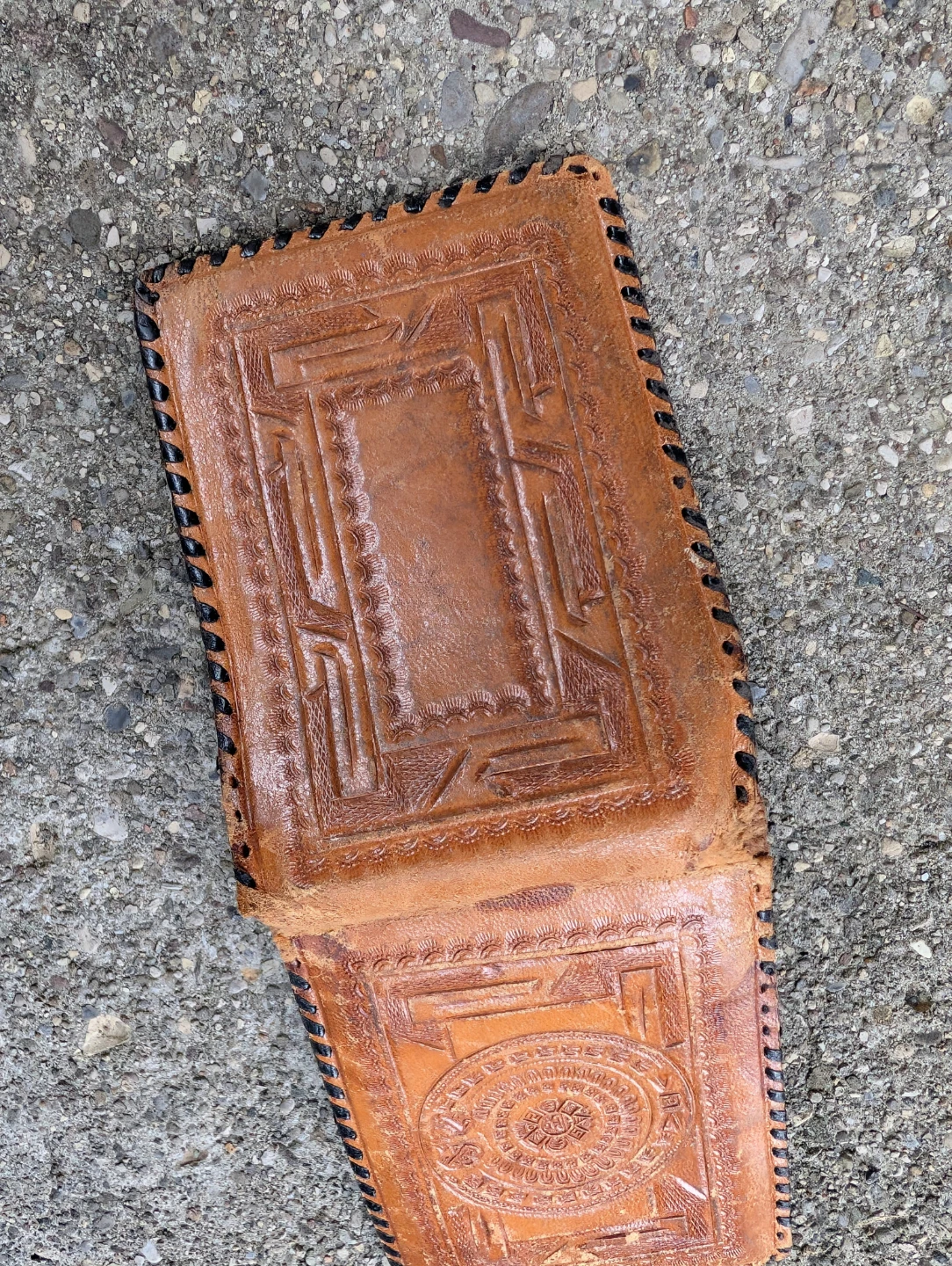 Vintage Tooled Leather Bifold Wallet - photo 5