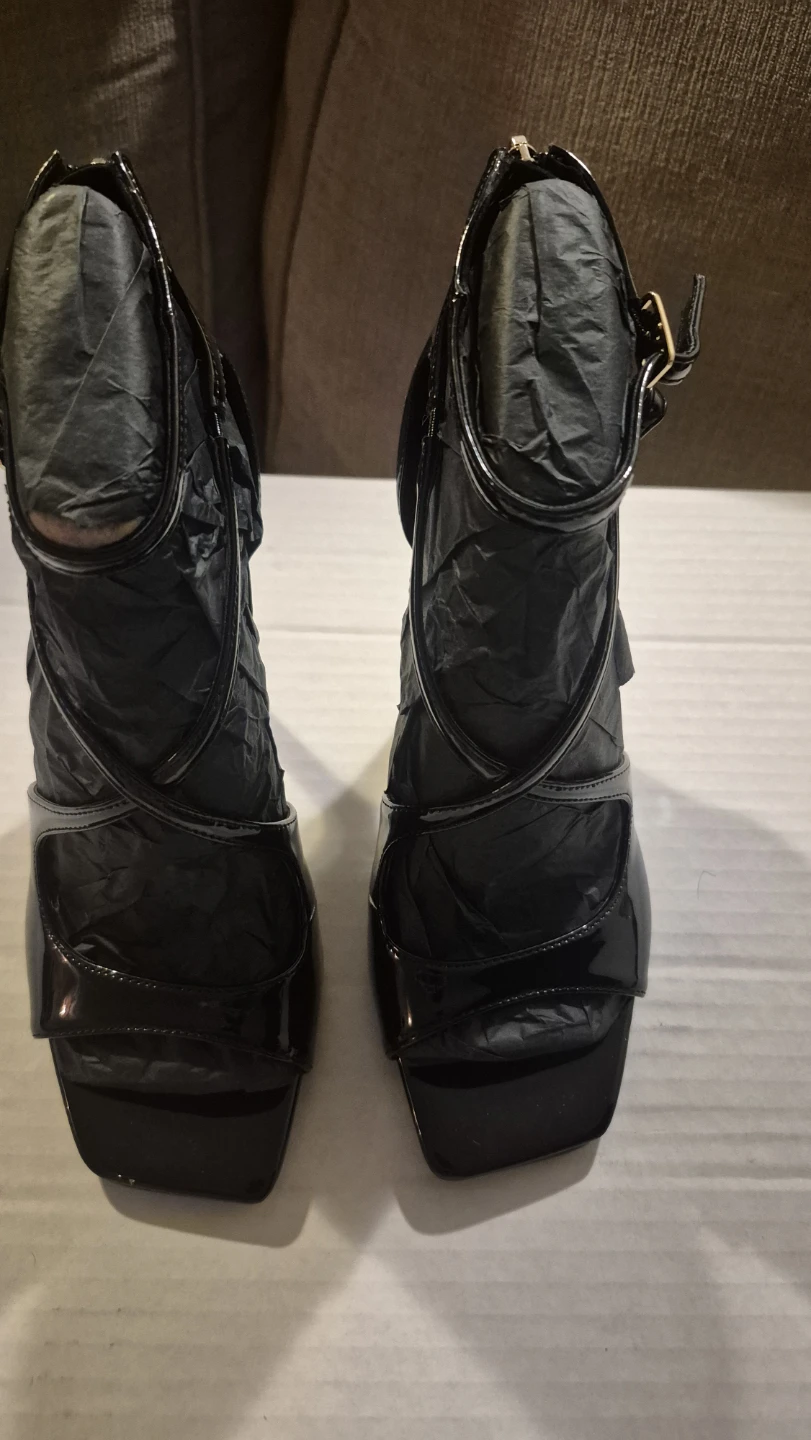 Guess Women's Black Patent Sella Heeled Sandals Size 7M - photo 5