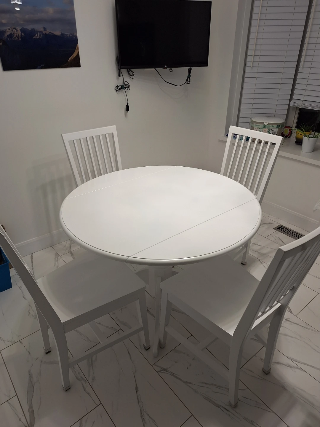 White Dining Set & 4 Chairs
