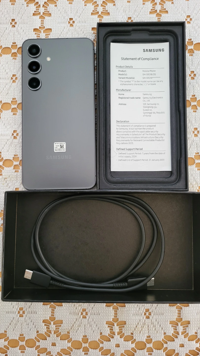 Samsung Galaxy S24 Blue Smartphone with Case and Cable - photo 3