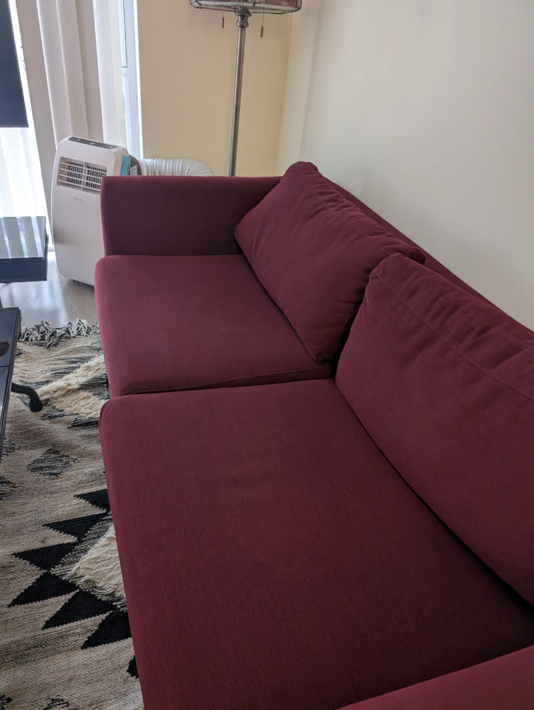 Well made and very comfortable couch - photo 2