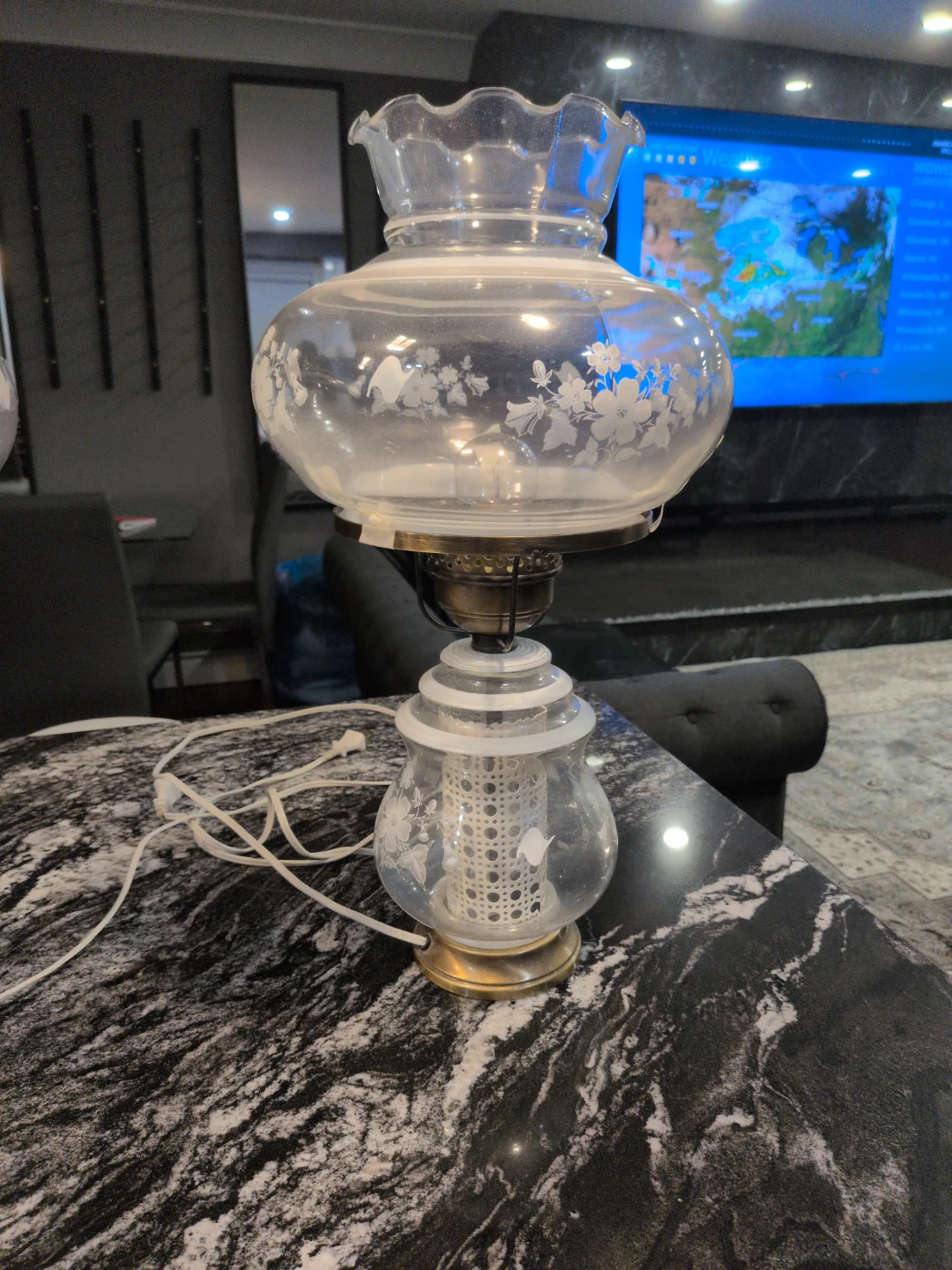 Gone with the wind: Glass Hurricane Table Lamps (Set of 2) - photo 3