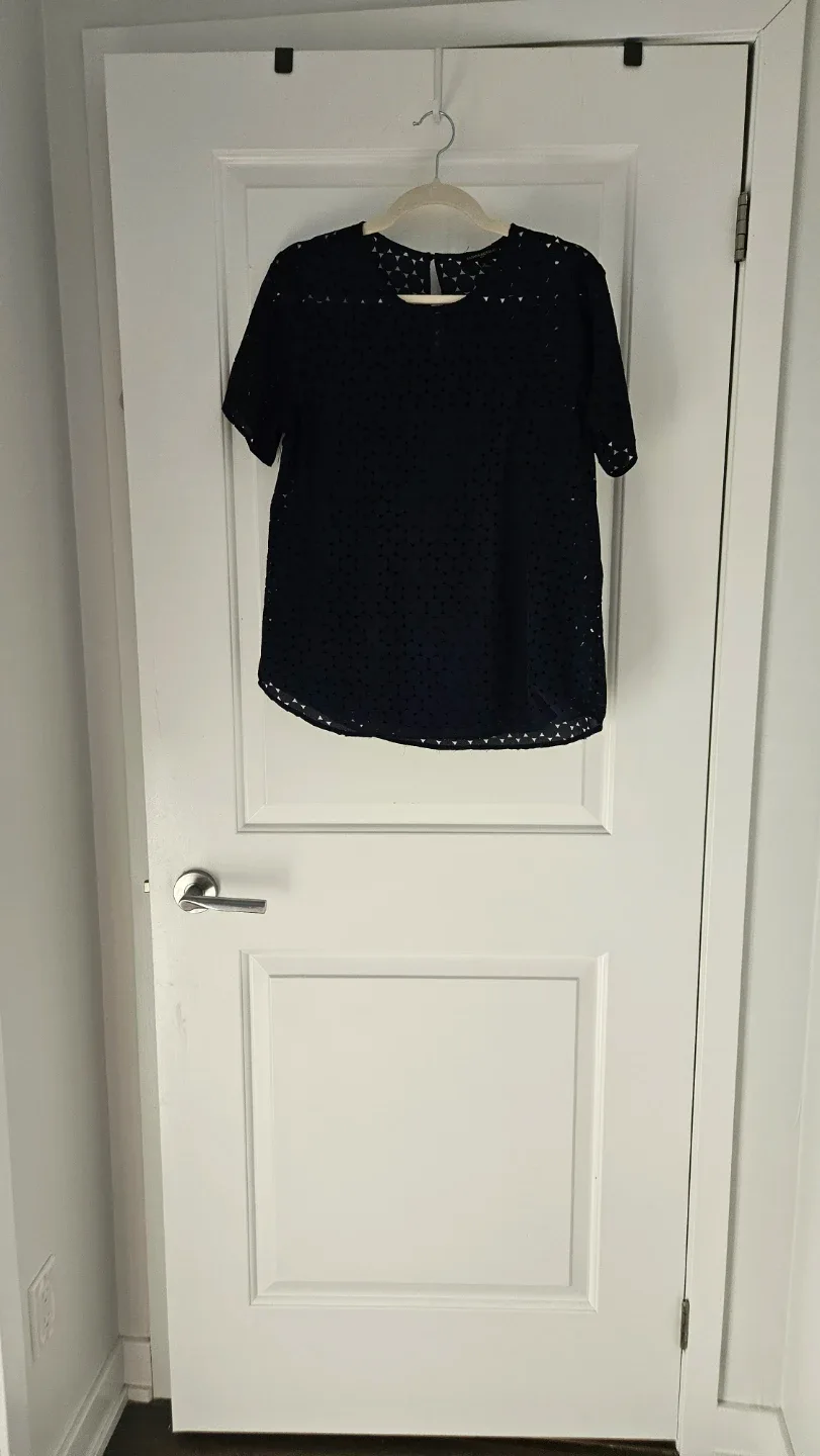 Banana Republic Navy Blue Eyelet Top Size S - photo 3