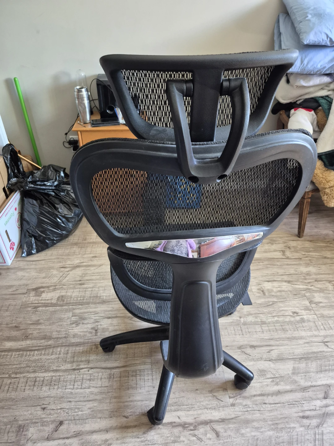 Black Mesh Office Chair - photo 2