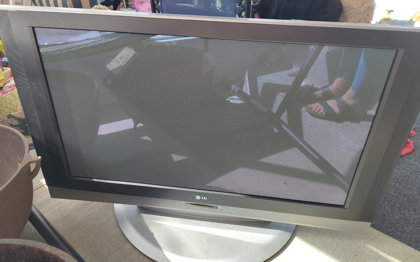 Free LG Plasma TV - dead pixel line