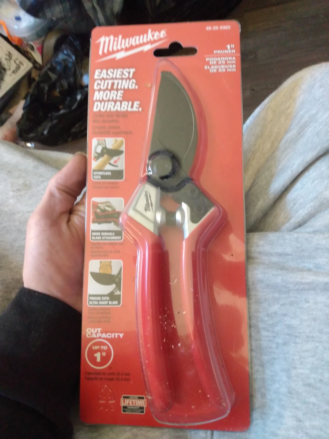 Milwaukee Pruner (Up to 1" Cut Capacity)