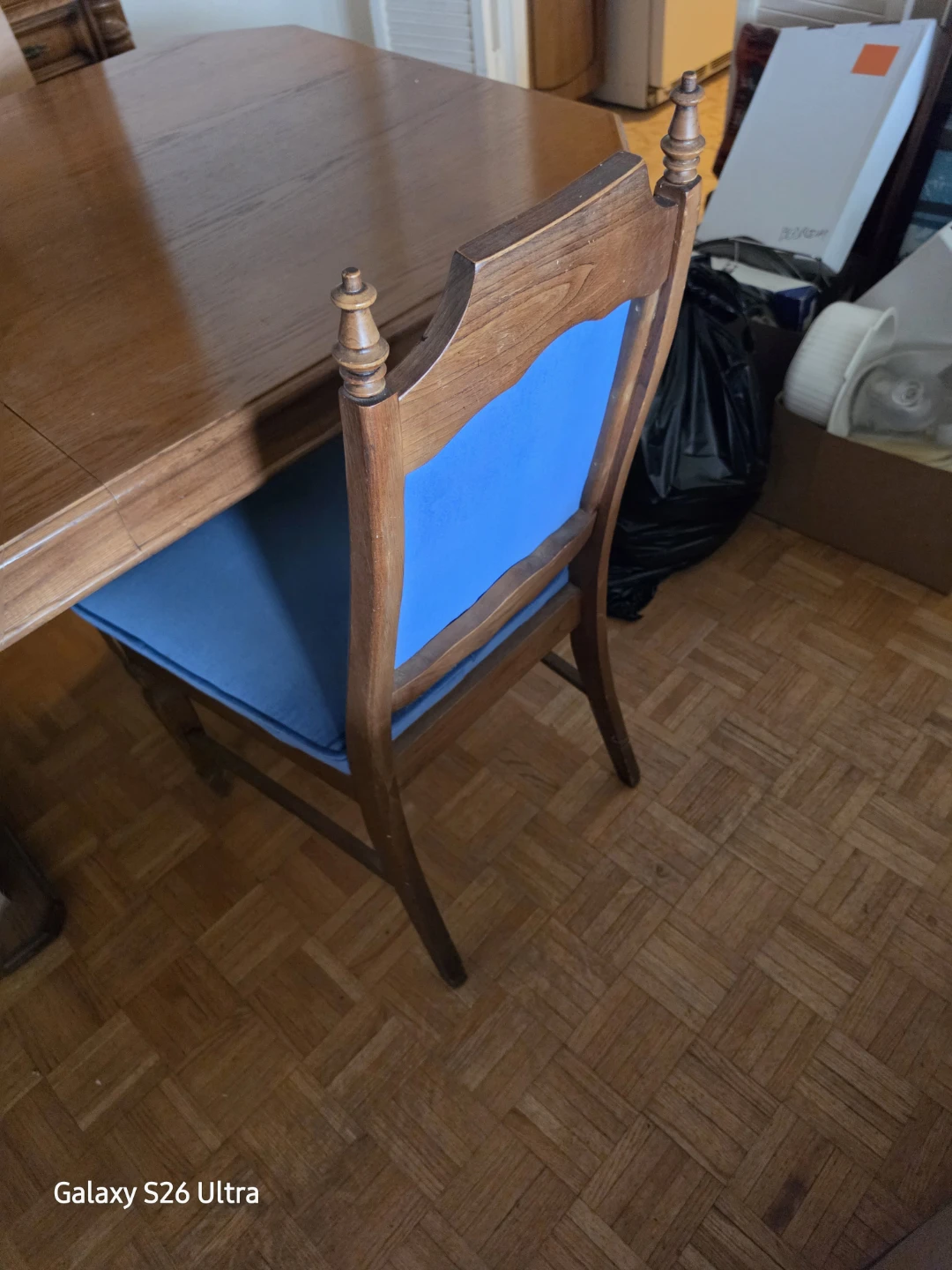 Solid Wood Dining Table and Chairs - photo 3