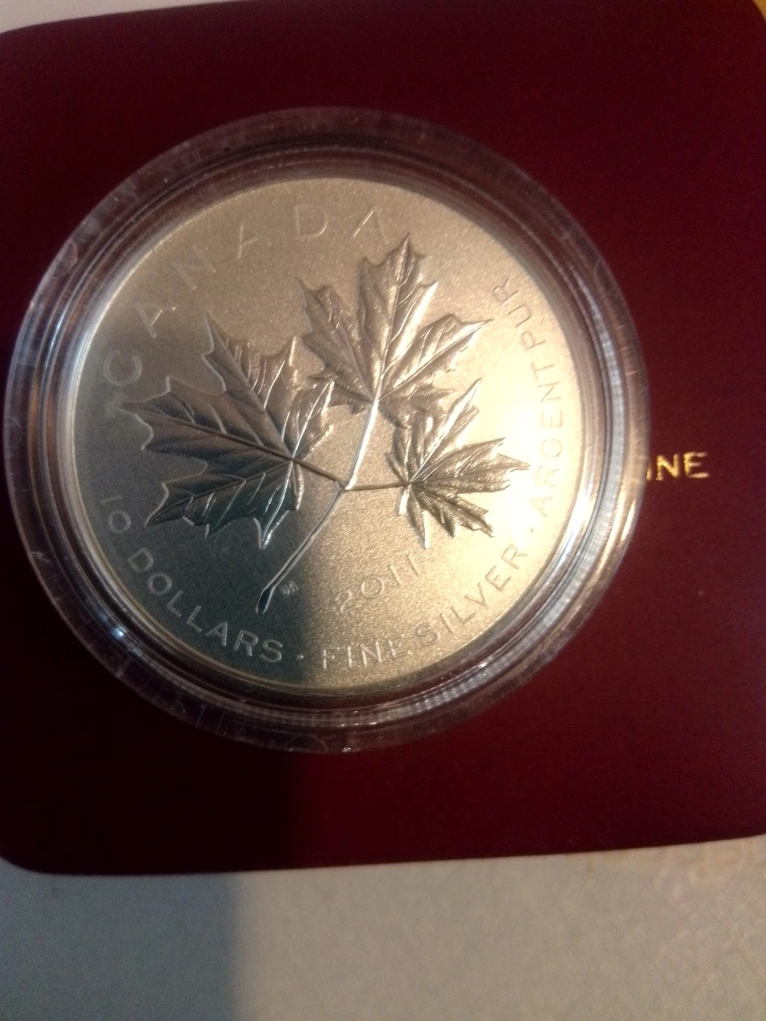 2011 Canada $10 Fine Silver Maple Leaf Forever Coin