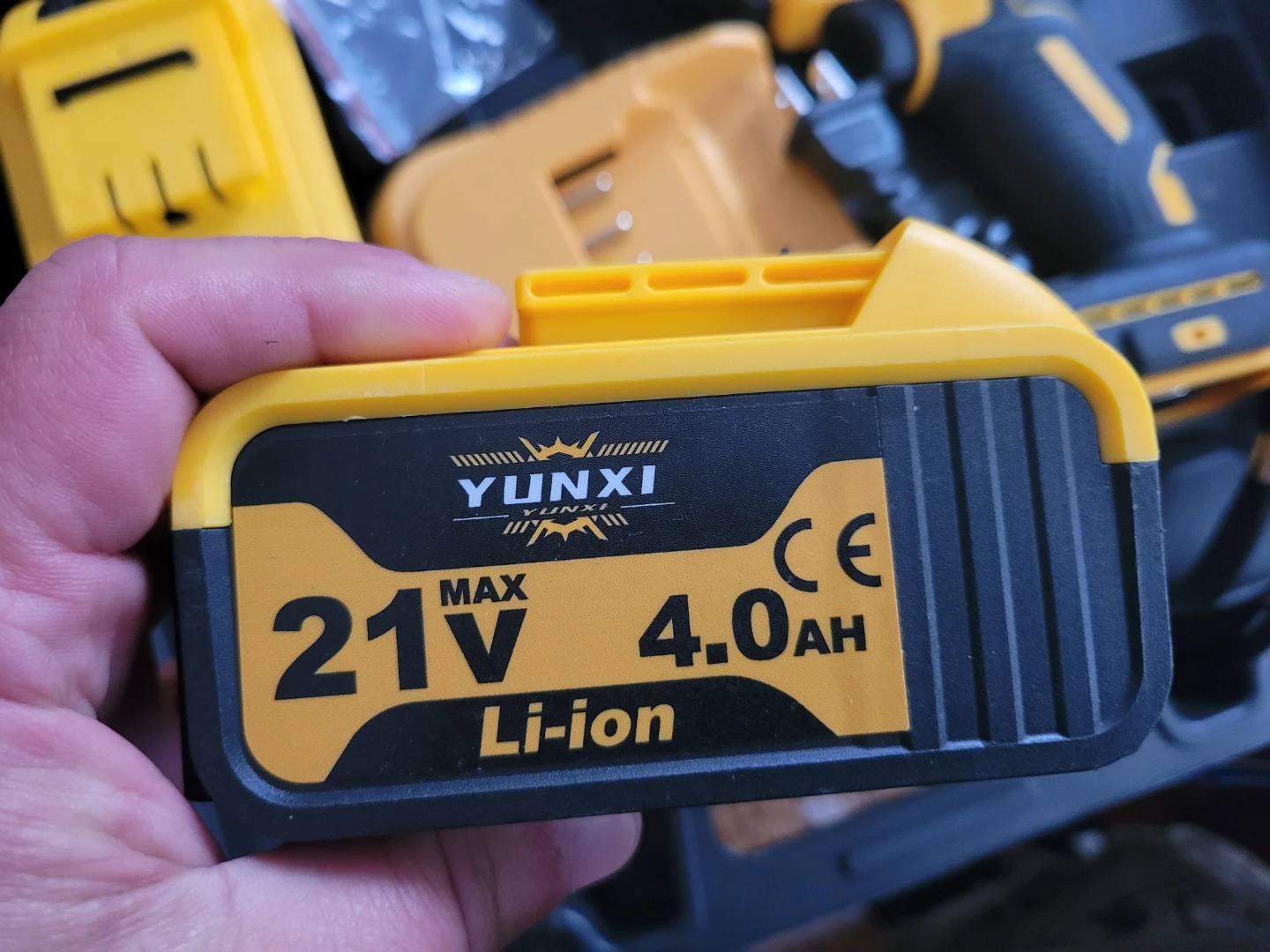 NEW YUNXI BS001 Electric Wrench Kit with 21V 4.0AH Battery - photo 2