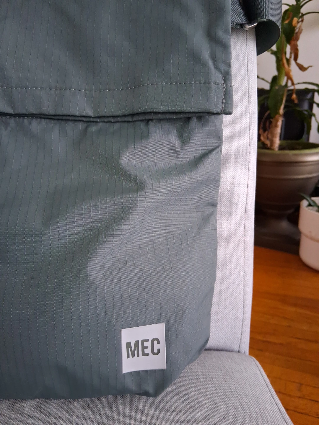 MEC Green Crossbody Bag - photo 2