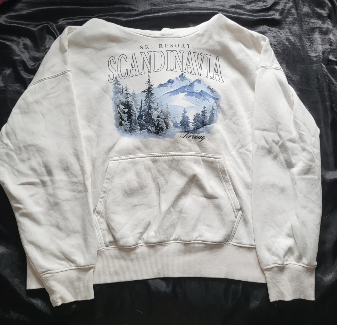 White Ardene Ski Resort Scandinavian Hoodie