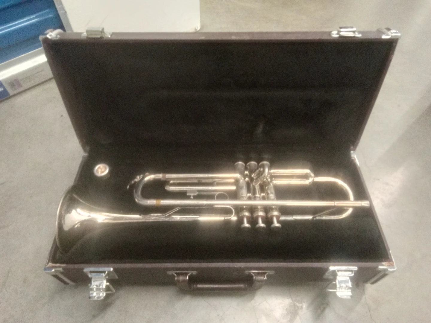 Silver Trumpet with Case YAMAHA YTR1320E 301596