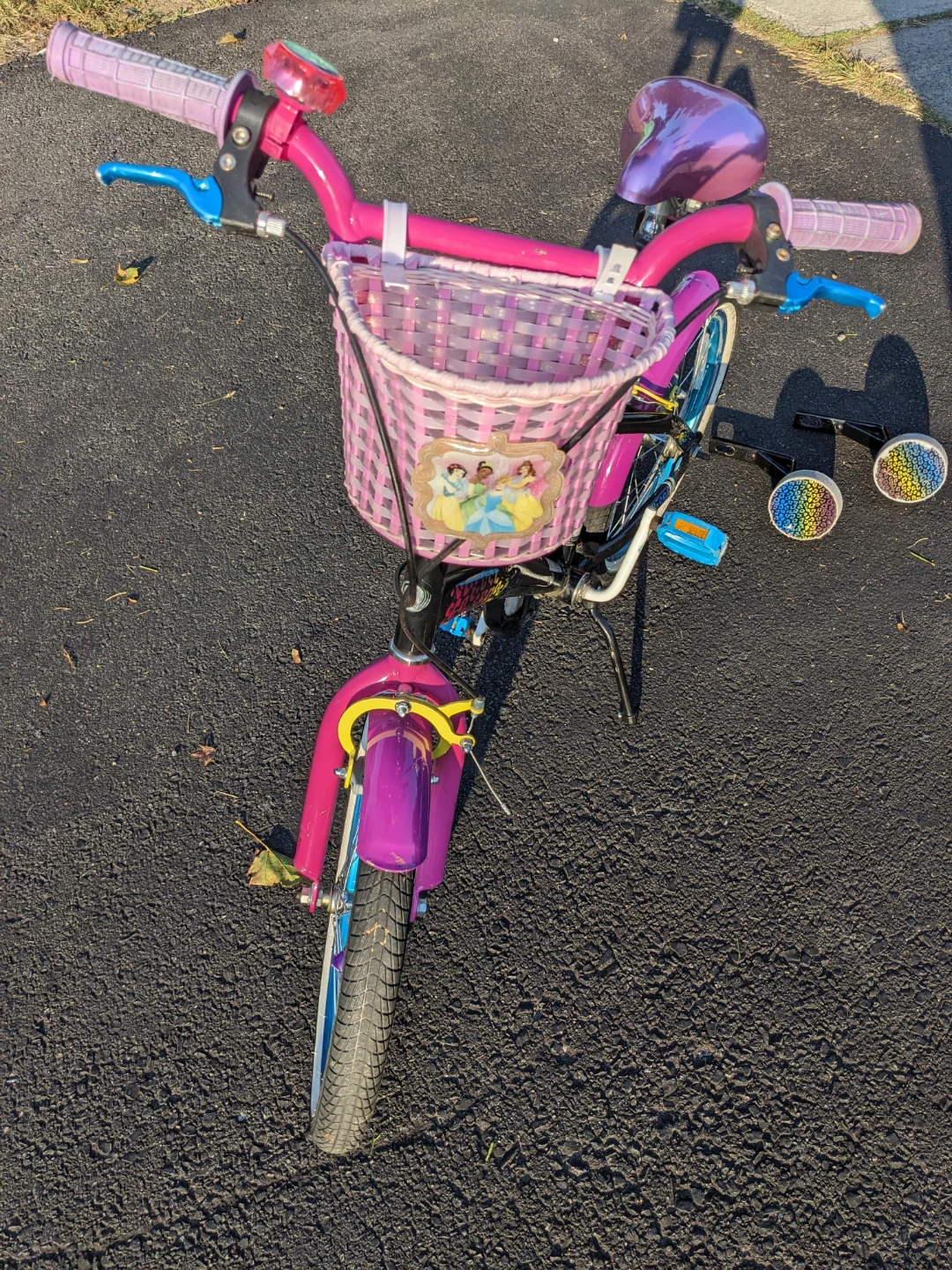 Girls Bike with basket and kickstand (18" wheels) - photo 2