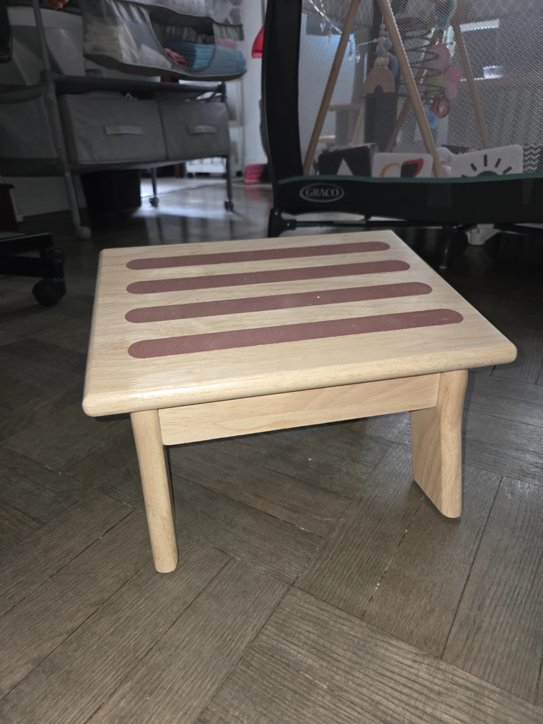 Brest Friend - Wooden Adjustable Nursing Footrest