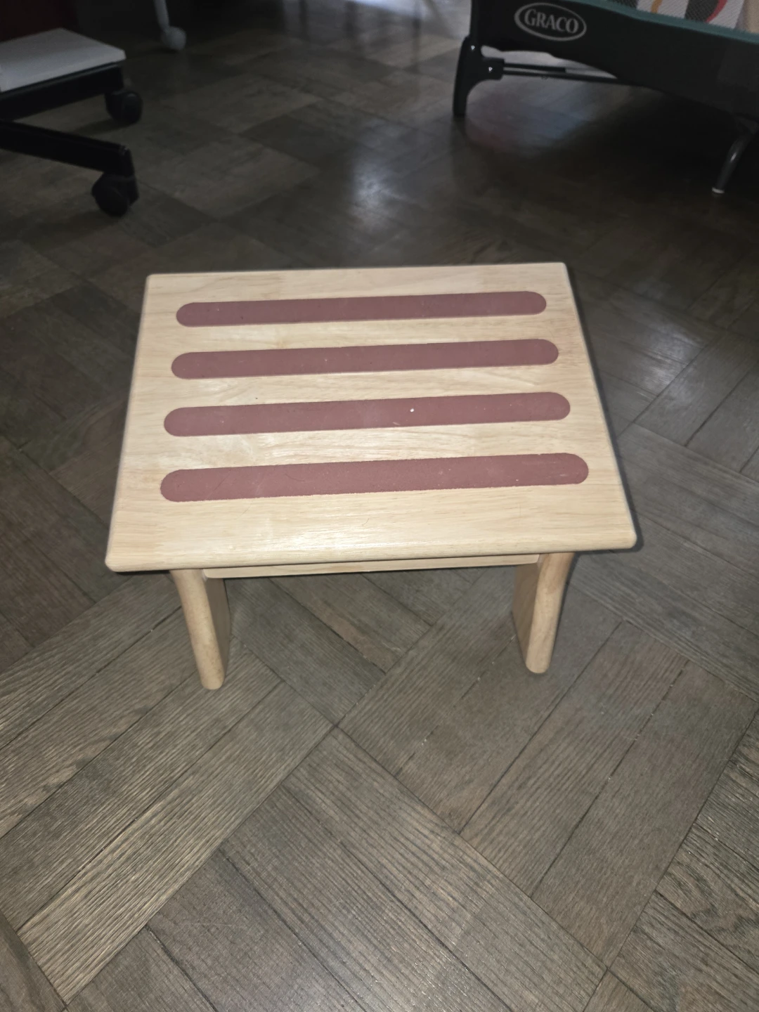 Brest Friend - Wooden Adjustable Nursing Footrest - photo 2