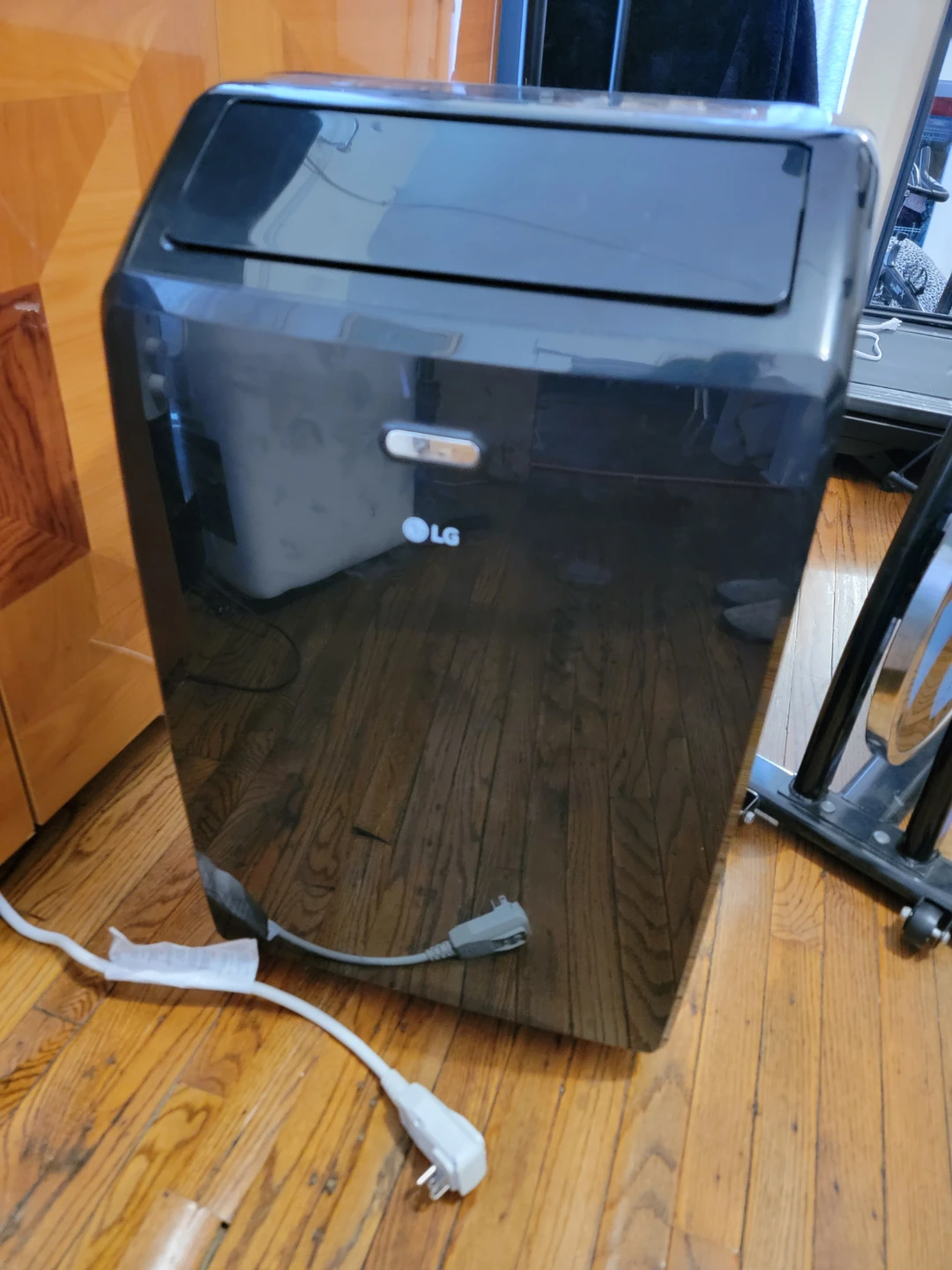 LG Portable Air Conditioner LP1023BSSM - photo 2