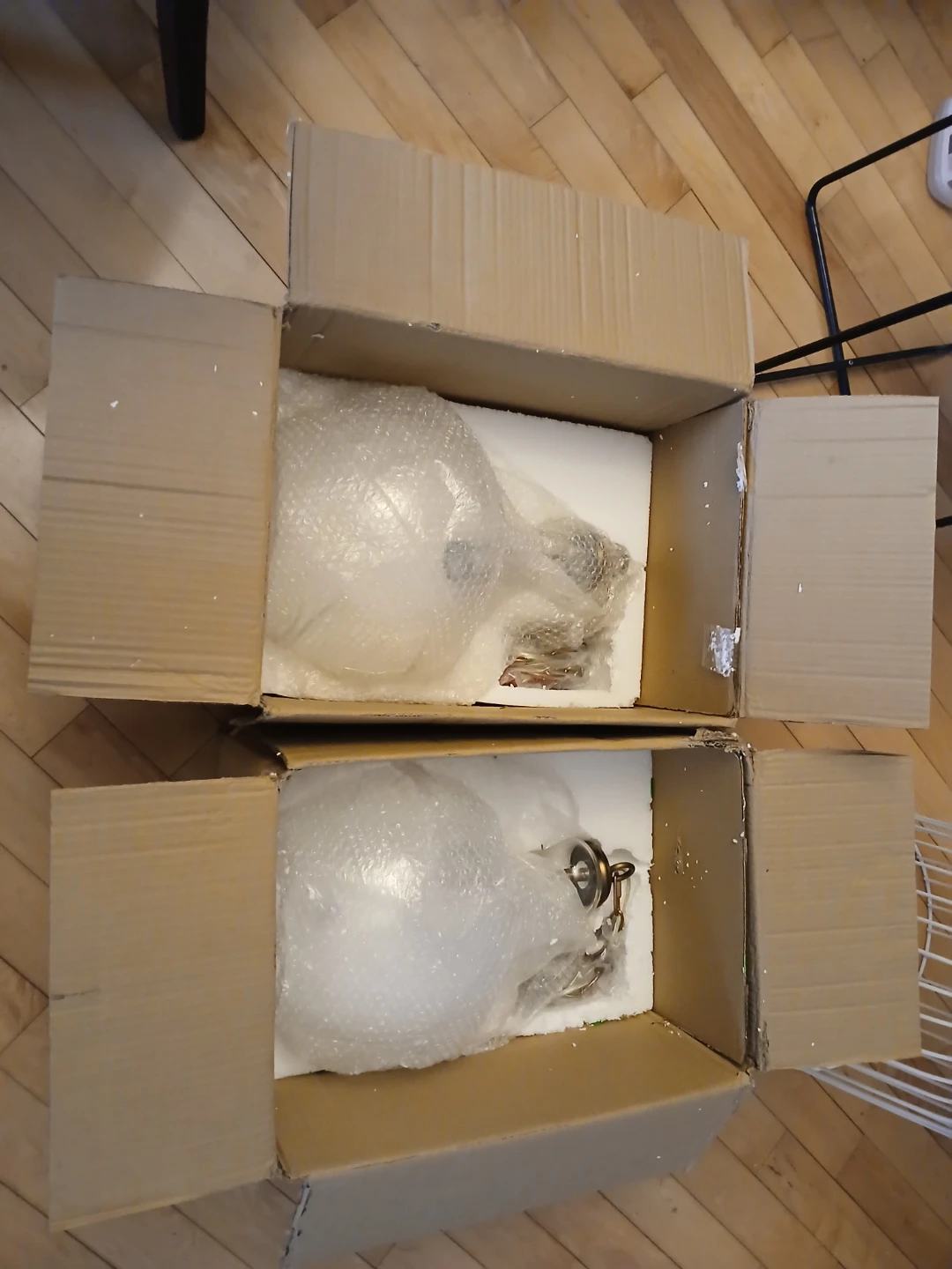 Set of 2 Clear Glass Pendant Lights