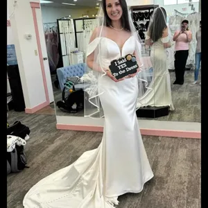 Buy and sell used "wedding dress" in Rocky View County | Karrot Buy and sell used "wedding dress" in Rocky View County | Karrot