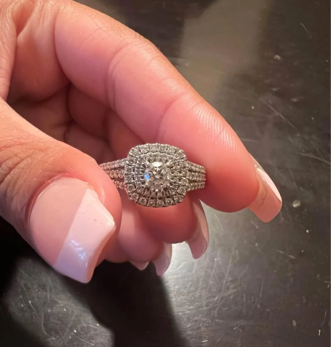 Lady's 14k White Gold Engagement Ring with Canadian Diamond - photo 2