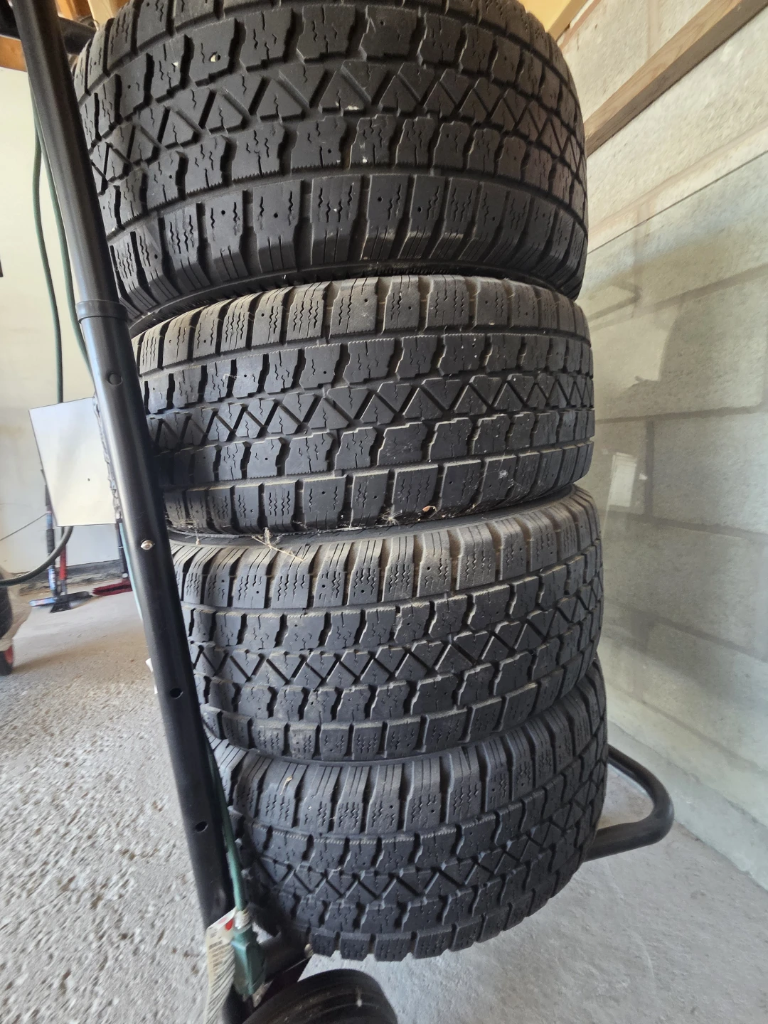 Arctic Claw Winter Tires 205/55R16