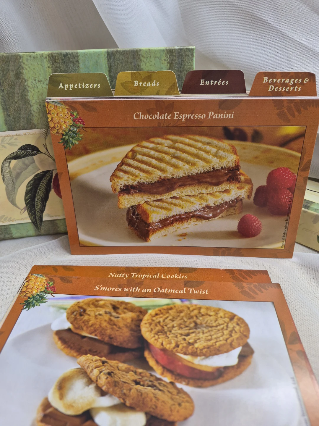 Artwork & Walter Robertson Box of Recipes - photo 4