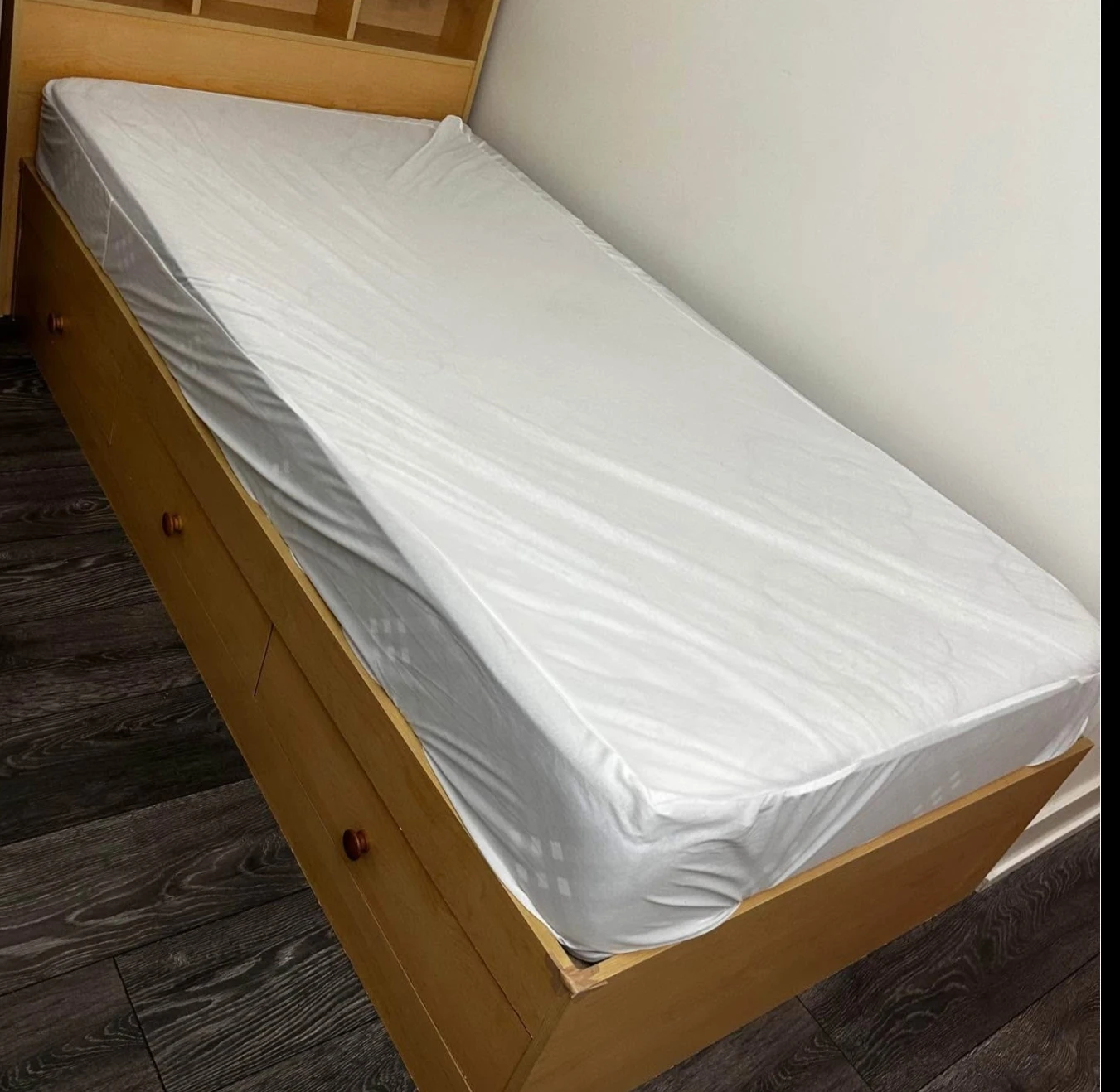 Twin Size hybrid Mattress with full mattress cover - photo 2