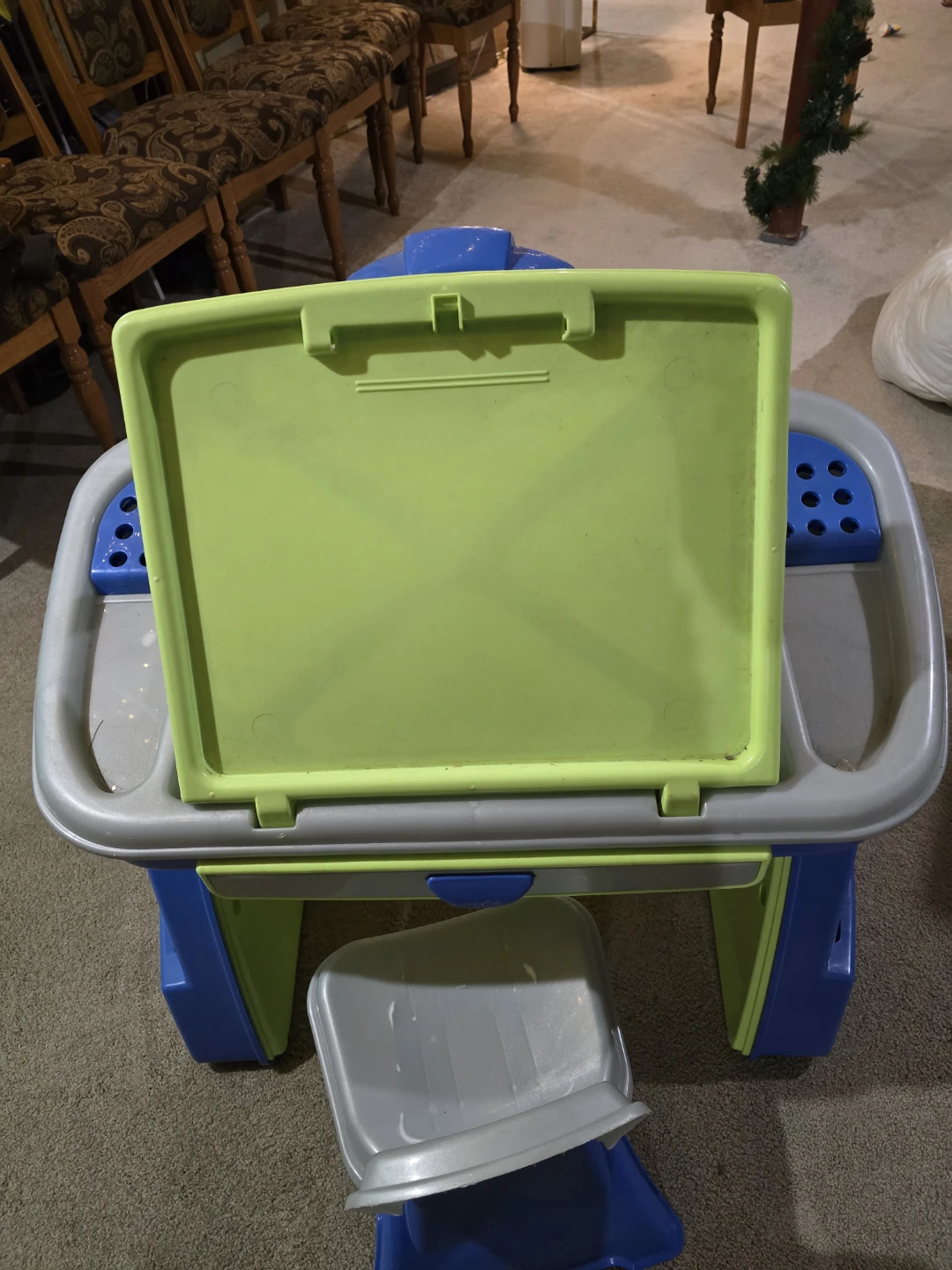 Kids Art Desk with Chair - photo 2