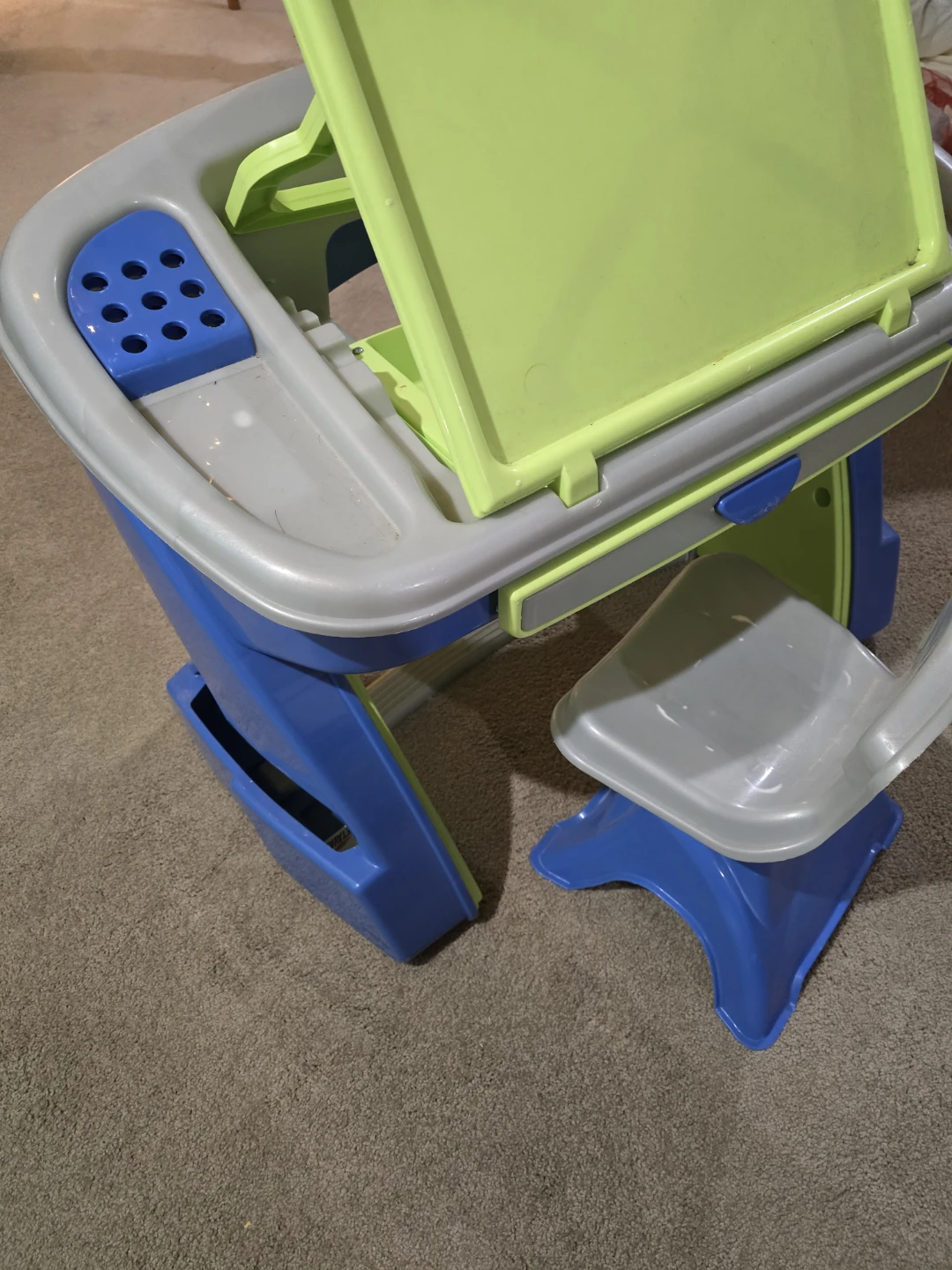 Kids Art Desk with Chair - photo 3