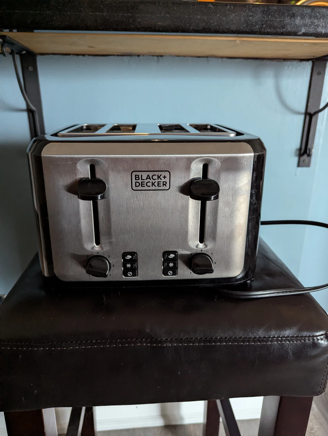 Black and Decker 4 slice toaster