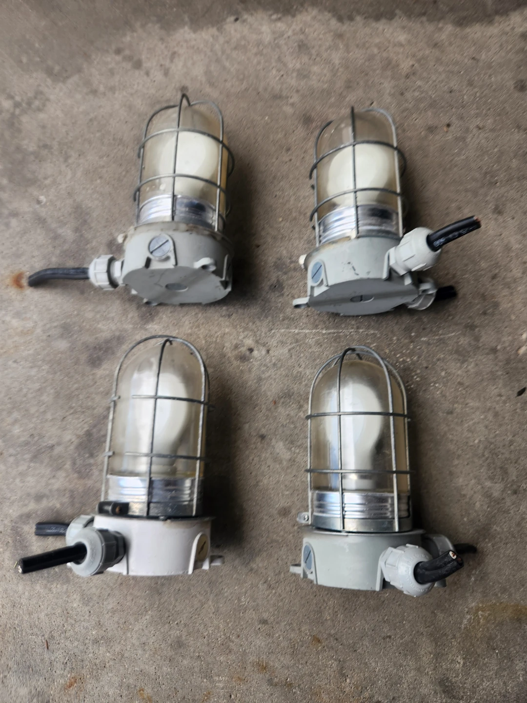 Vintage Industrial Wall Mount Light Fixtures (4 pcs) - photo 2