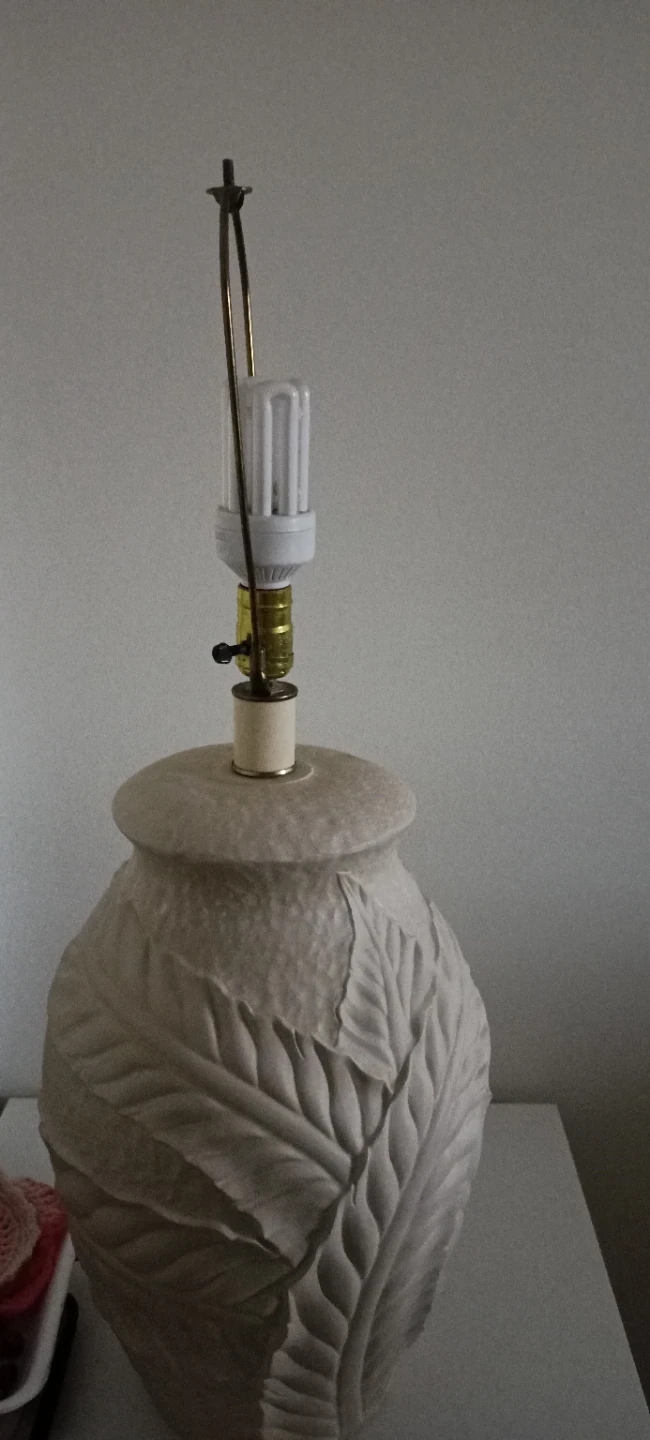 Textured Leaf Table Lamp - photo 2