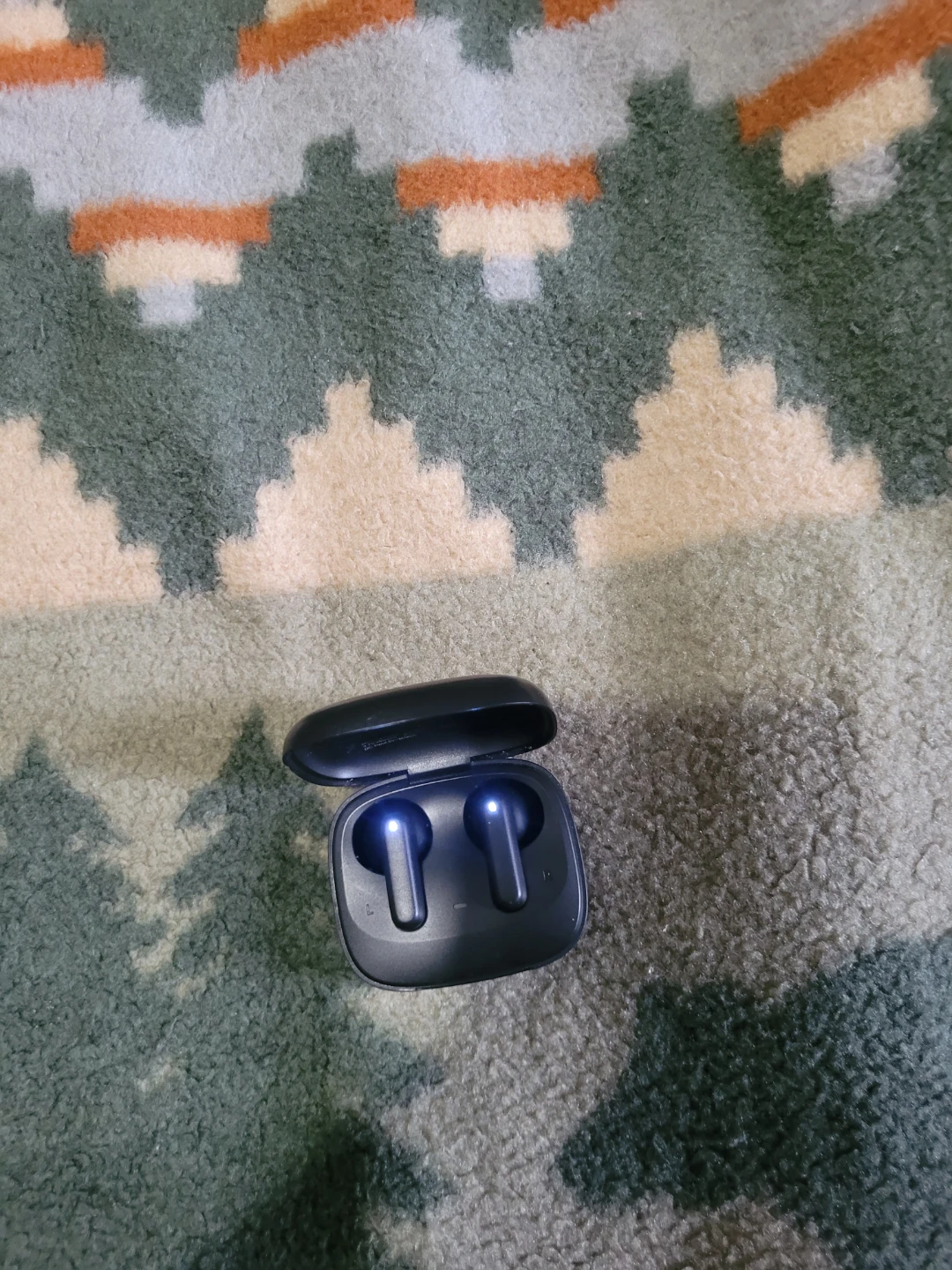 LG Tone Free FP5 Wireless Earbuds - photo 2