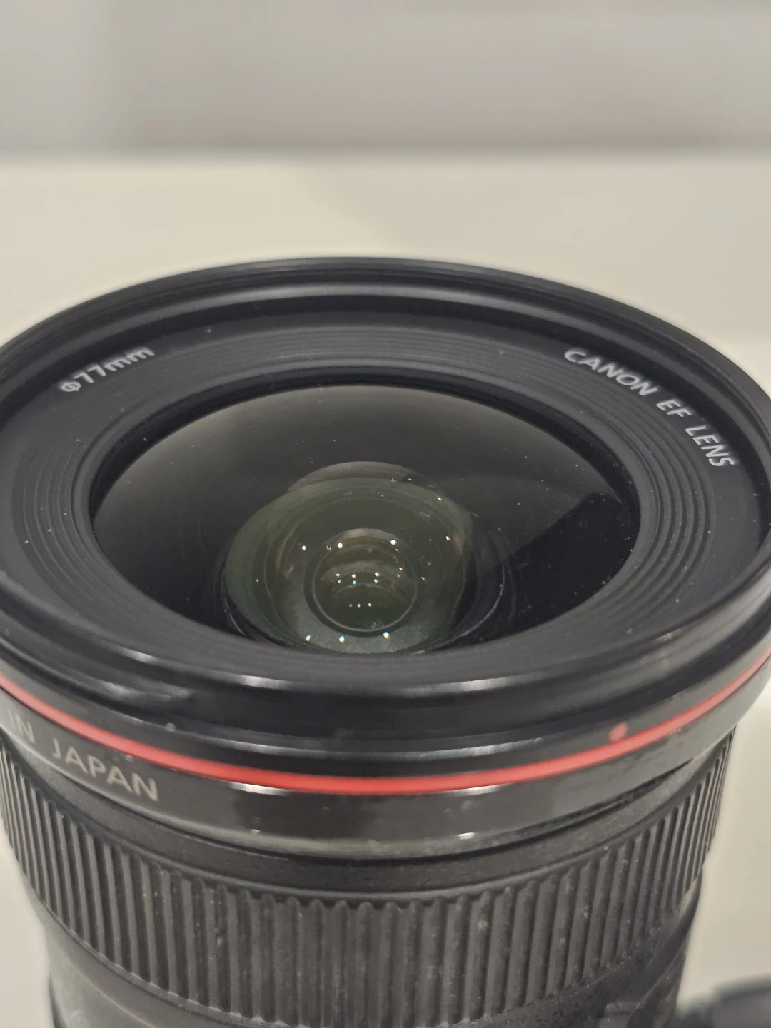 Canon EF 17-40mm f/4 L USM Wide-Angle Zoom Lens - photo 2