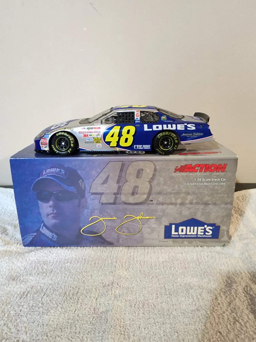 Jimmie Johnson #48 Lowe's Monte Carlo 1:24 Scale Stock Car