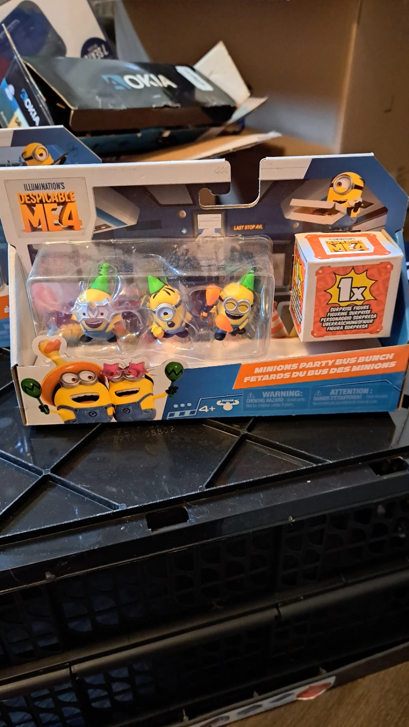 Despicable Me 4 Minions Party Bus Bunch Toy
