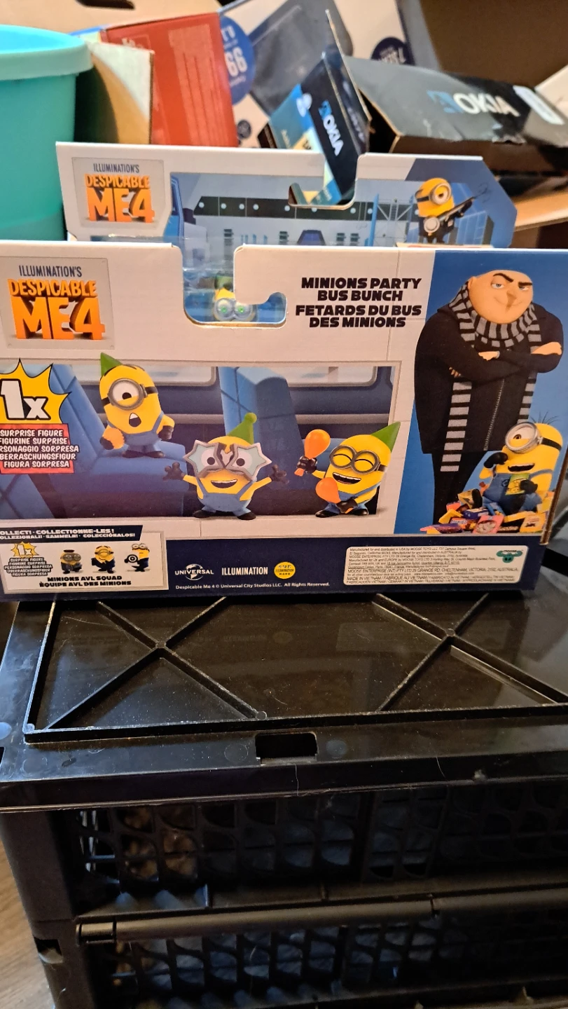 Despicable Me 4 Minions Party Bus Bunch Toy - photo 2